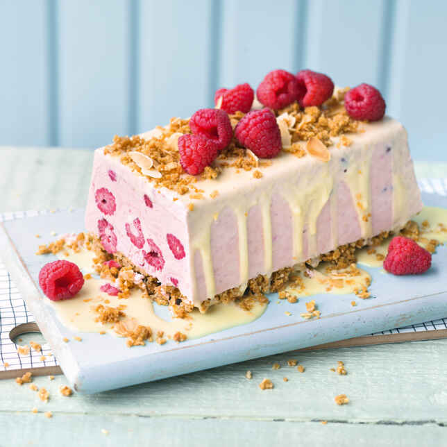 Baiser-Eistorte Rezept | Küchengötter Baiser-Eistorte Rezept | Küchengötter