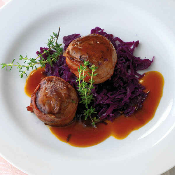 Hirschkeule mit Wirsingpüree und Maronen Rezept | Küchengötter Hirschkeule mit Wirsingpüree und Maronen Rezept | Küchengötter