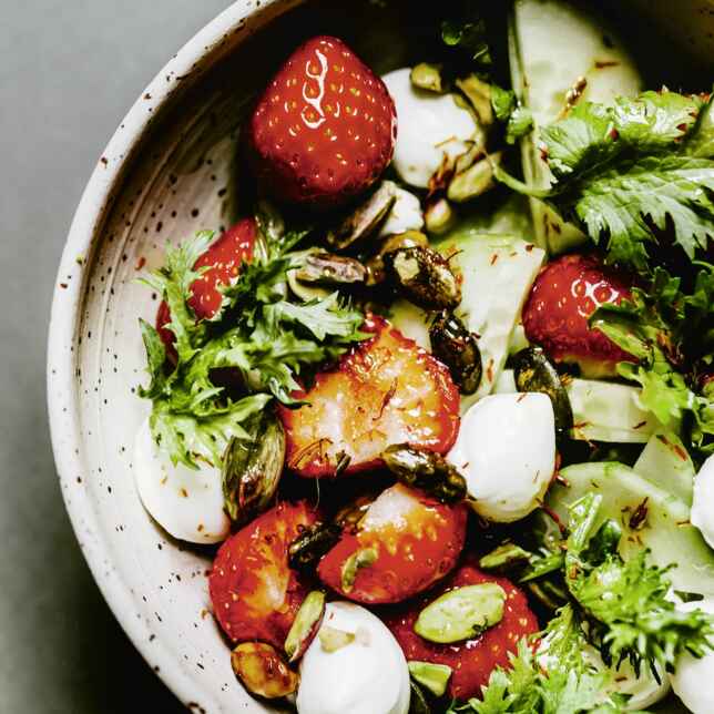 Melonen-Erdbeer-Salat mit Quark Rezept | Küchengötter Melonen-Erdbeer-Salat mit Quark Rezept | Küchengötter