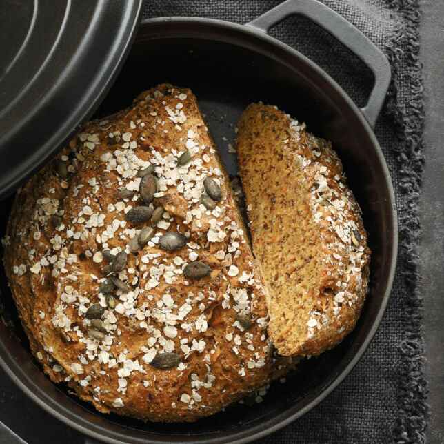 Vollkornbrote mit Paprika und Bärlauch Rezept | Küchengötter Vollkornbrote mit Paprika und Bärlauch Rezept | Küchengötter