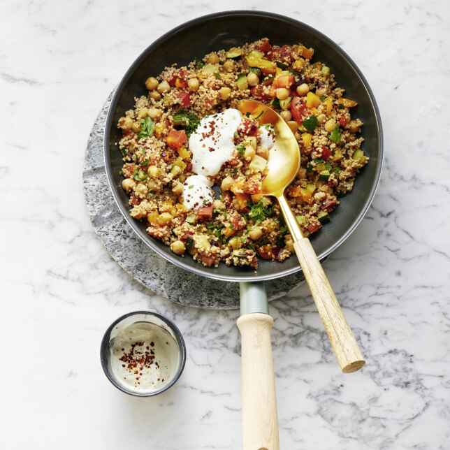 Couscouspfanne mit JoghurtDip Rezept Küchengötter