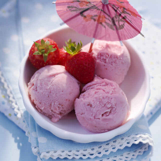Erdbeereis mit Mascarpone Rezept | Küchengötter