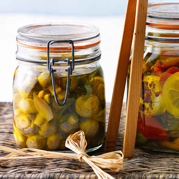 Eingelegte Champignons mit Oliven Rezept | Küchengötter Eingelegte Champignons mit Oliven Rezept | Küchengötter