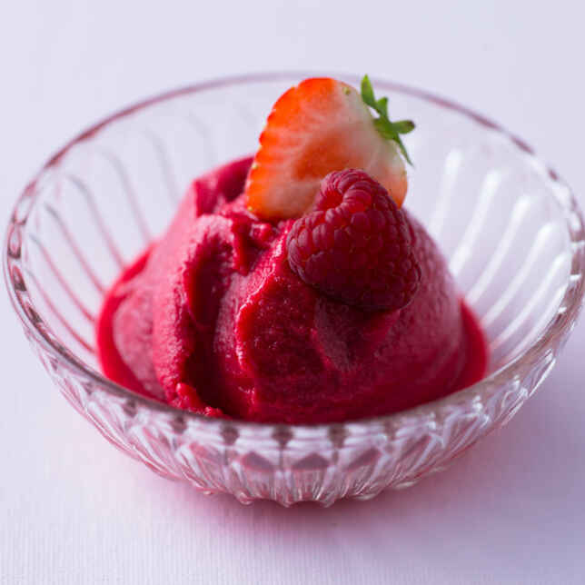 Erdbeer-Softeis Rezept | Küchengötter