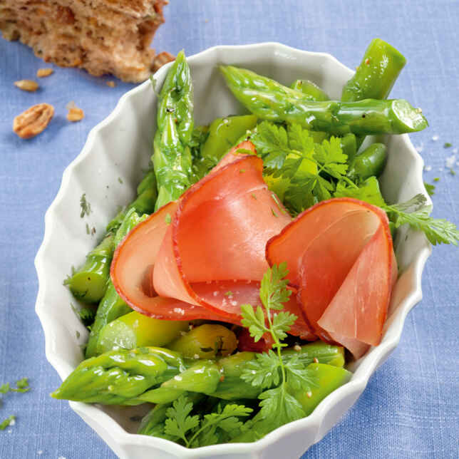 Spargelsalat mit Eiern Rezept | Küchengötter Spargelsalat mit Eiern Rezept | Küchengötter