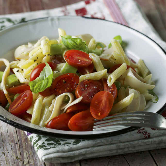 Nudelsalat mit Huhn Rezept | Küchengötter Nudelsalat mit Huhn Rezept | Küchengötter