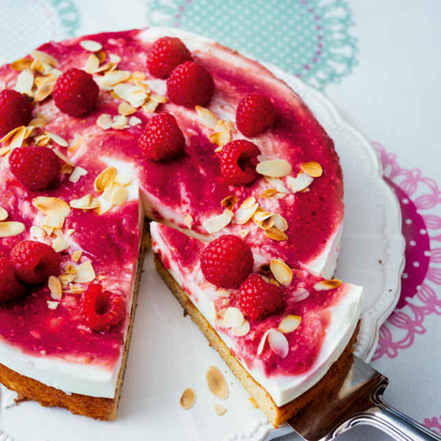 Himbeer-Eistorte Rezept | Küchengötter Himbeer-Eistorte Rezept | Küchengötter