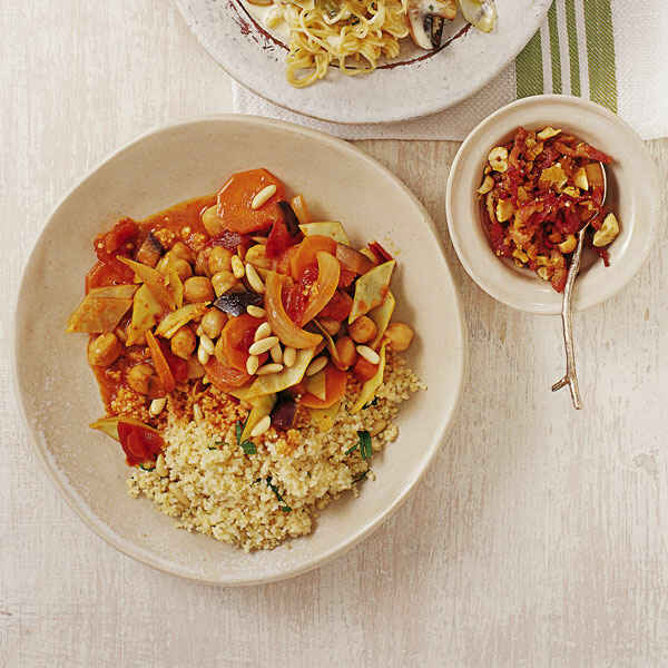 Marokkanische Gemüse-Tajine mit Couscous Rezept | Küchengötter Marokkanische Gemüse-Tajine mit Couscous Rezept | Küchengötter