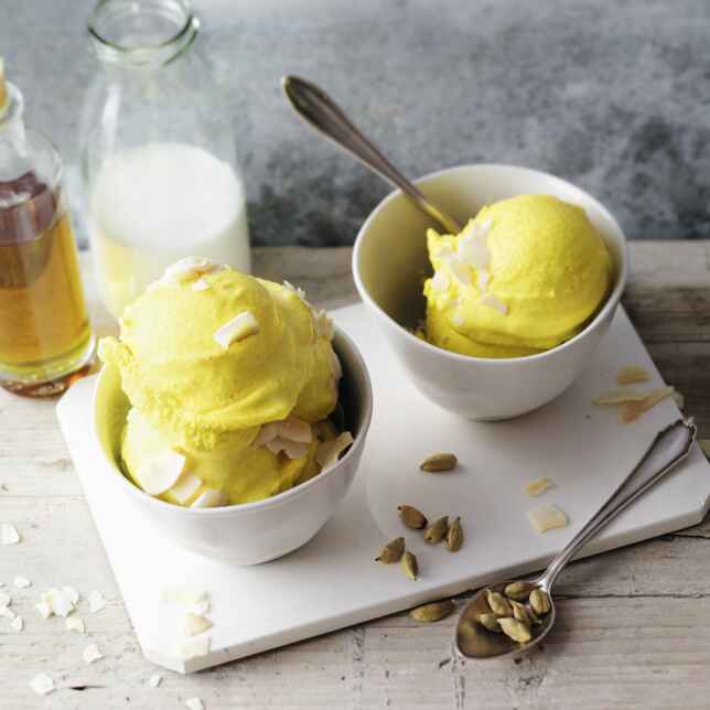 Frittiertes Eis mit Limetten-Honig-Sauce Rezept | Küchengötter Frittiertes Eis mit Limetten-Honig-Sauce Rezept | Küchengötter