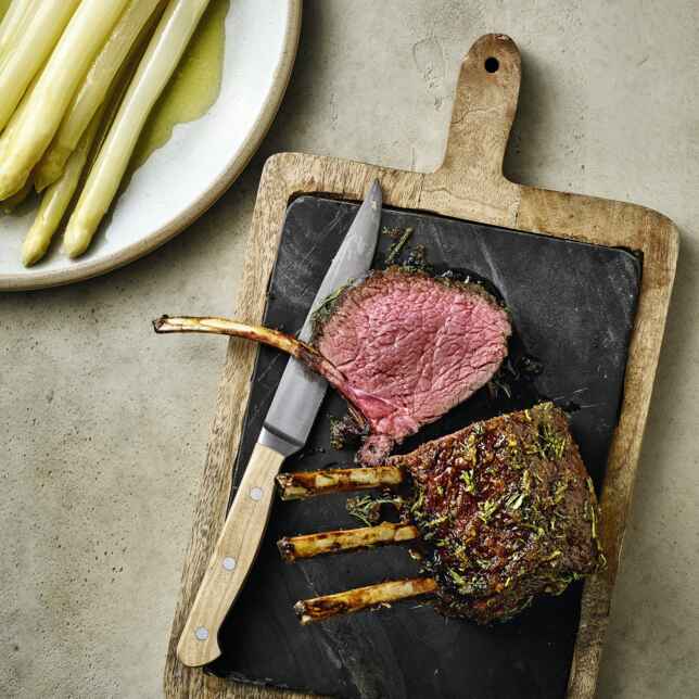 Geschmorter Hirschbraten mit Sahnewirsing Rezept | Küchengötter Geschmorter Hirschbraten mit Sahnewirsing Rezept | Küchengötter