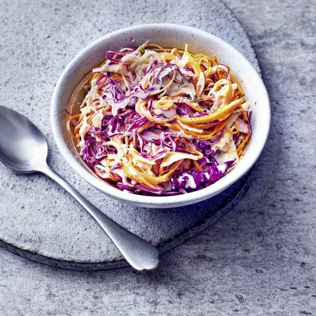 Süß-scharfer Krautsalat Rezept | Küchengötter Süß-scharfer Krautsalat Rezept | Küchengötter