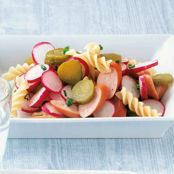Wiener-Würstchen-Salat mit Radieschen Rezept | Küchengötter