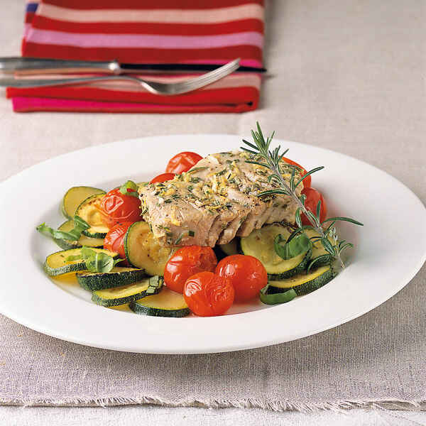 Calamari auf Zucchini-Tomaten-Gemüse Rezept | Küchengötter Calamari auf Zucchini-Tomaten-Gemüse Rezept | Küchengötter