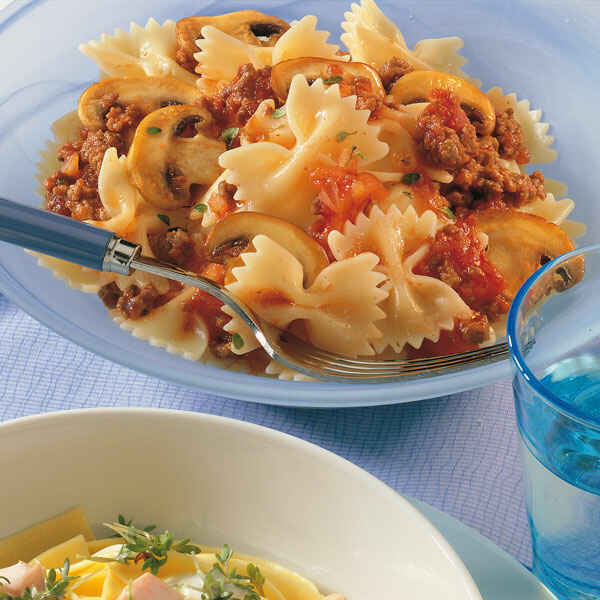 Farfalle mit Zucchini und Feta Rezept | Küchengötter Farfalle mit Zucchini und Feta Rezept | Küchengötter