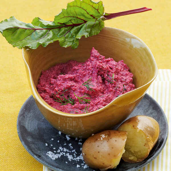 Rote-Bete-Dip mit Walnüssen und Kräutern Rezept | Küchengötter Rote-Bete-Dip mit Walnüssen und Kräutern Rezept | Küchengötter