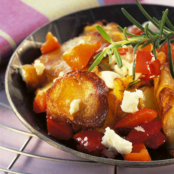 Kartoffelpfanne mit Feta Rezept | Küchengötter Kartoffelpfanne mit Feta Rezept | Küchengötter
