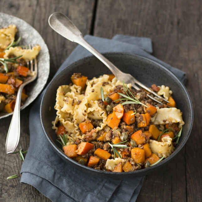 Kartoffel-Kürbis-Kabanossi-Pfanne Rezept | Küchengötter Kartoffel-Kürbis-Kabanossi-Pfanne Rezept | Küchengötter