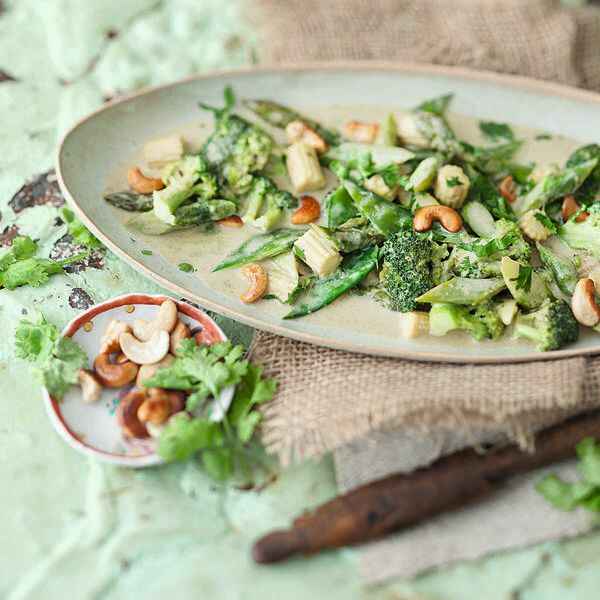 Grünes Wok-Gemüse mit Cashews Rezept | Küchengötter