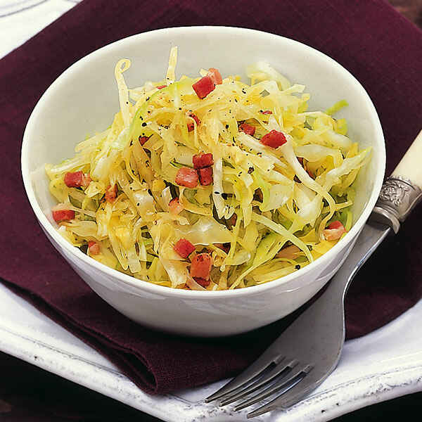 Einfacher Krautsalat mit Speck Rezept | Küchengötter Einfacher Krautsalat mit Speck Rezept | Küchengötter