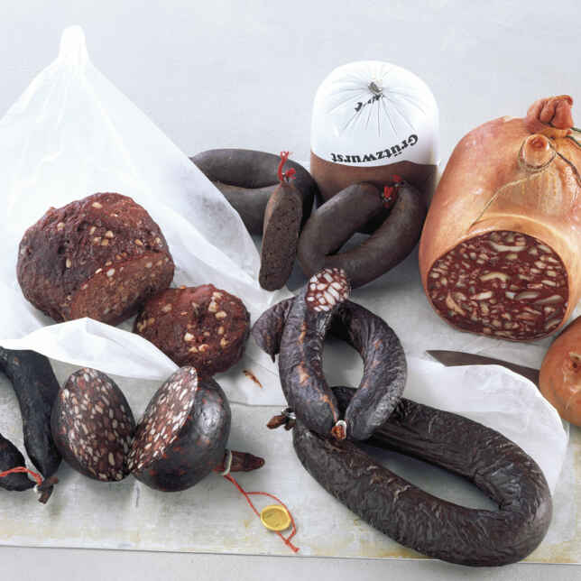 Kartoffel-Blutwurst-Salat Rezept | Küchengötter Kartoffel-Blutwurst-Salat Rezept | Küchengötter