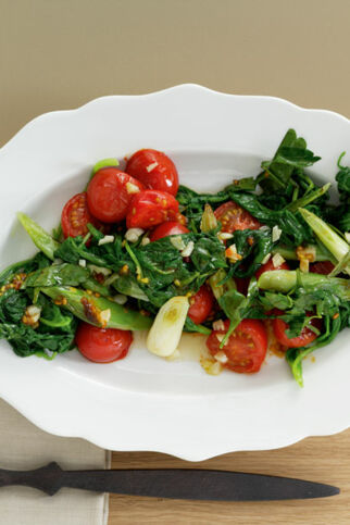Blattspinat mit Tomaten Blattspinat mit Tomaten