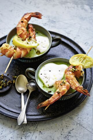 Lauch-Granny-Cappuccino mit grünem Pfeffer und Garnelen Lauch-Granny-Cappuccino mit grünem Pfeffer und Garnelen