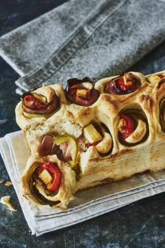 Zupfbrot mit Paprika und Feta Zupfbrot mit Paprika und Feta