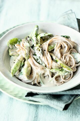 Spaghetti mit Spargel-Ziegenkäse-Sauce Spaghetti mit Spargel-Ziegenkäse-Sauce