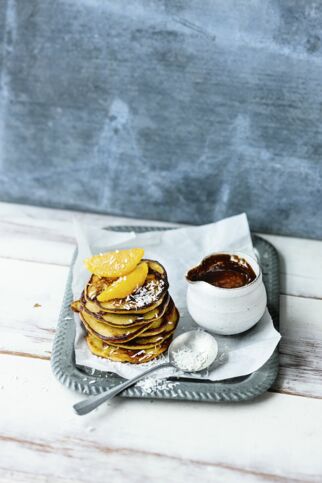 Bananen-Pancakes mit Feigen-Mokka-Sauce