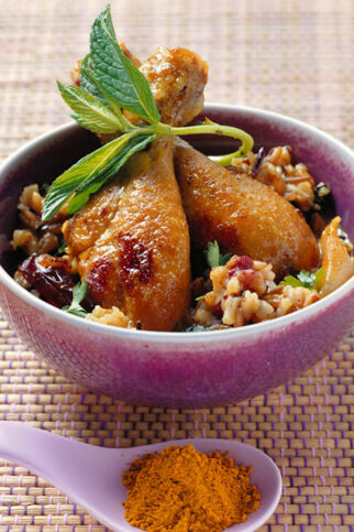 Hühnerkeulen mit Curry, Datteln und Mango Hühnerkeulen mit Curry, Datteln und Mango