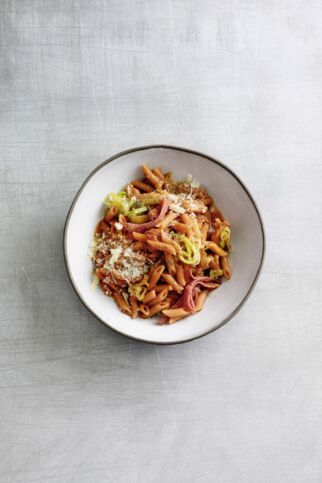 Salami-Gemüse-Nudeln Salami-Gemüse-Nudeln