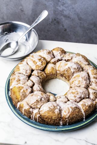 Cinnamon Roll Monkey Bread Cinnamon Roll Monkey Bread