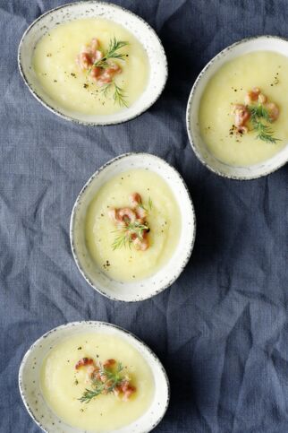 Topinambur-Apfel-Suppe mit Krabben Topinambur-Apfel-Suppe mit Krabben