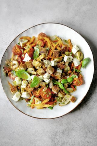 Pilzsalat mit Vollkorn-Croûtons Pilzsalat mit Vollkorn-Croûtons
