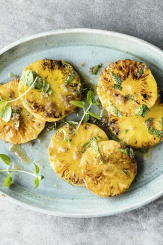 Ananas mit Minzzucker