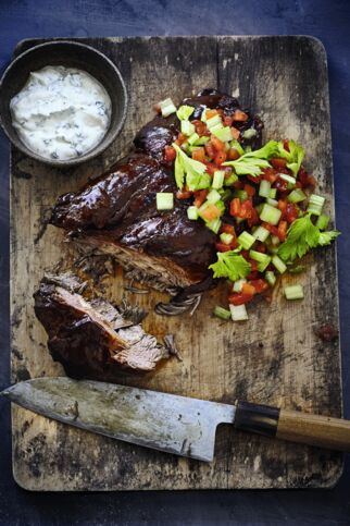 Lammnacken mit Tomaten-Sellerie-Salat Lammnacken Tomate Joghurt