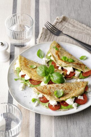 Pfannkuchen mit Tomaten und Pesto Pfannkuchen mit Tomaten und Pesto