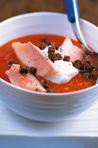 Tomatencremesuppe mit Forelle