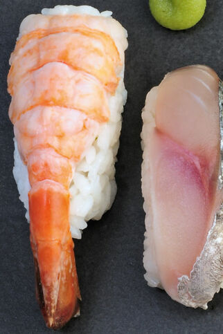 Nigiri-Sushi mit Garnele Nigiri-Sushi mit Garnele