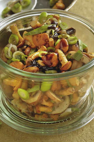 Pilzsalat mit Kürbiskern-Dressing