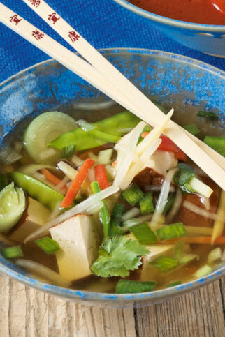 Asia-Suppe mit Räuchertofu
