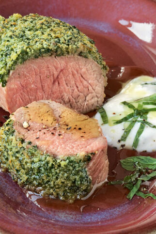 Lamm mit Zitronen-Kräuter-Kruste Lamm mit Zitronen-Kräuter-Kruste