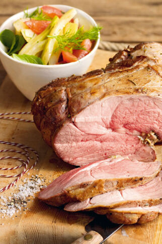 Rosa Gegarte Lammkeule mit Gewürzpaste und Fenchel