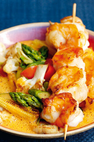 Gebratene Garnelen mit roter Currysauce Gebratene Garnelen mit roter Currysauce