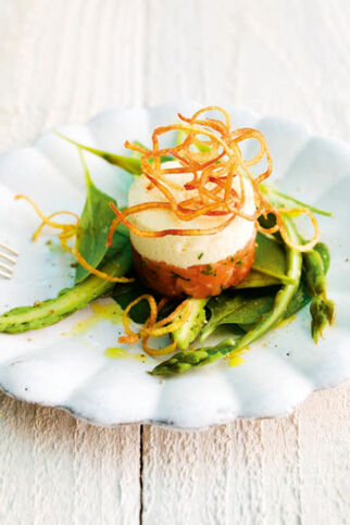 Spargel-Mousse auf Lachstatar Spargel-Mousse auf Lachstatar