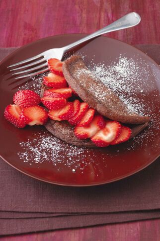 Schoko-Omelett mit Erdbeeren