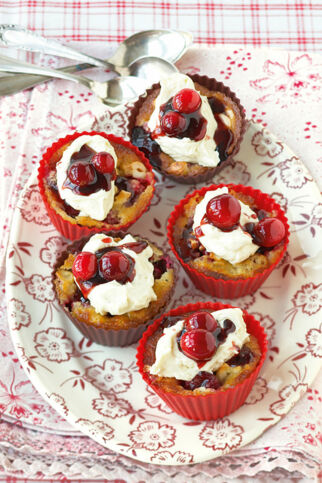 Cranberry-Cashew-Cupcakes Cranberry-Cashew-Cupcakes