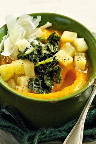 Grünkohl mit Hokkaidokürbis-Püree und Pecorino Grünkohl mit Hokkaidokürbis-Püree und Pecorino