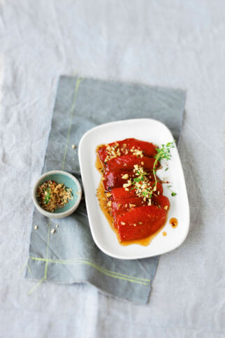 Geröstete Paprika mit Granatapfel-Vinaigrette Geröstete Paprika mit Granatapfel-Vinaigrette