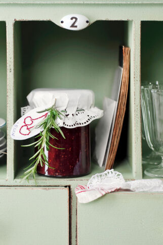 Feigen-Kirsch-Confit mit Rosmarin Feigen-Kirsch-Confit mit Rosmarin